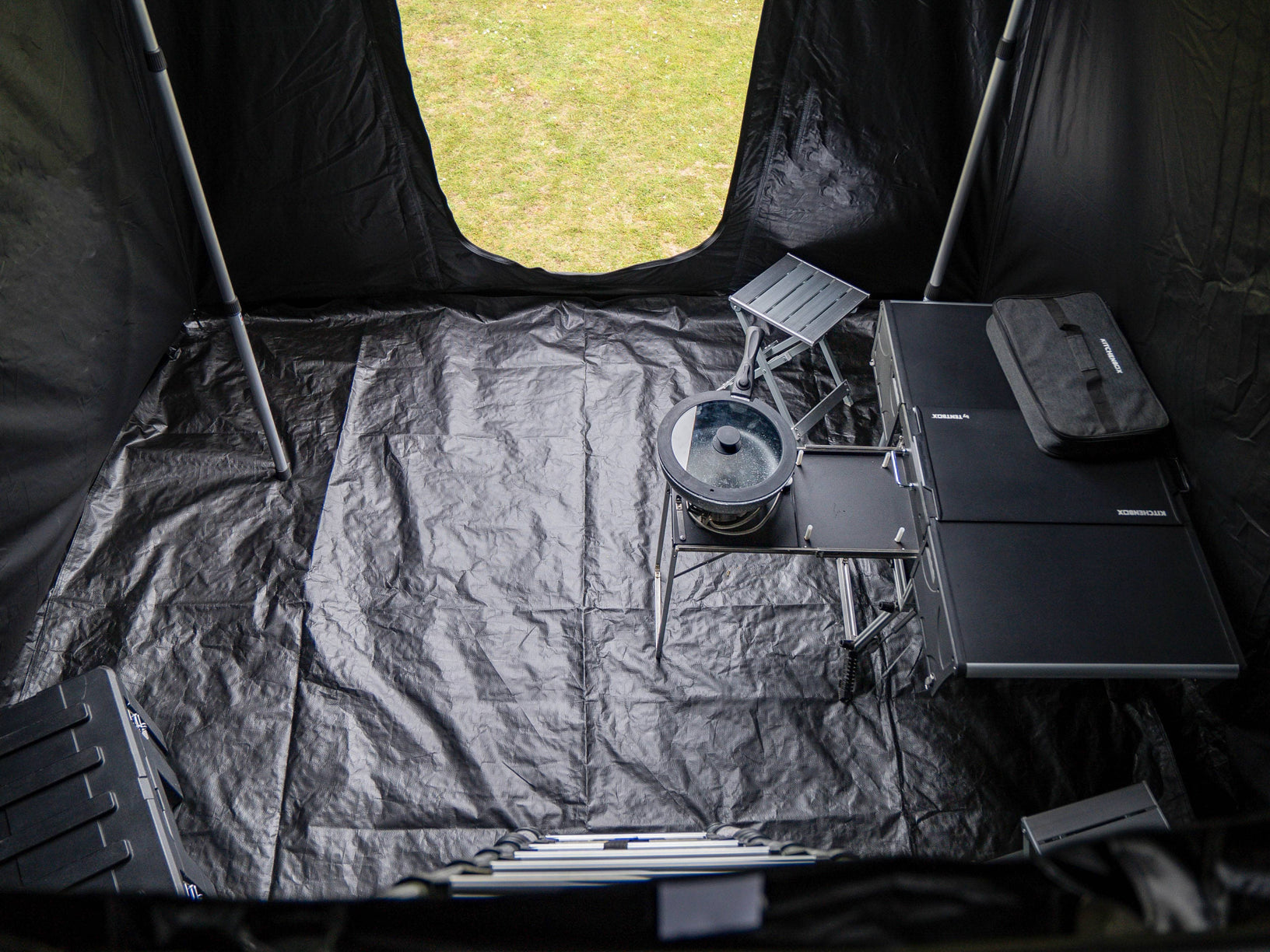 ALCPL Classic 2.0 Living Pod - view from inside showing internal area