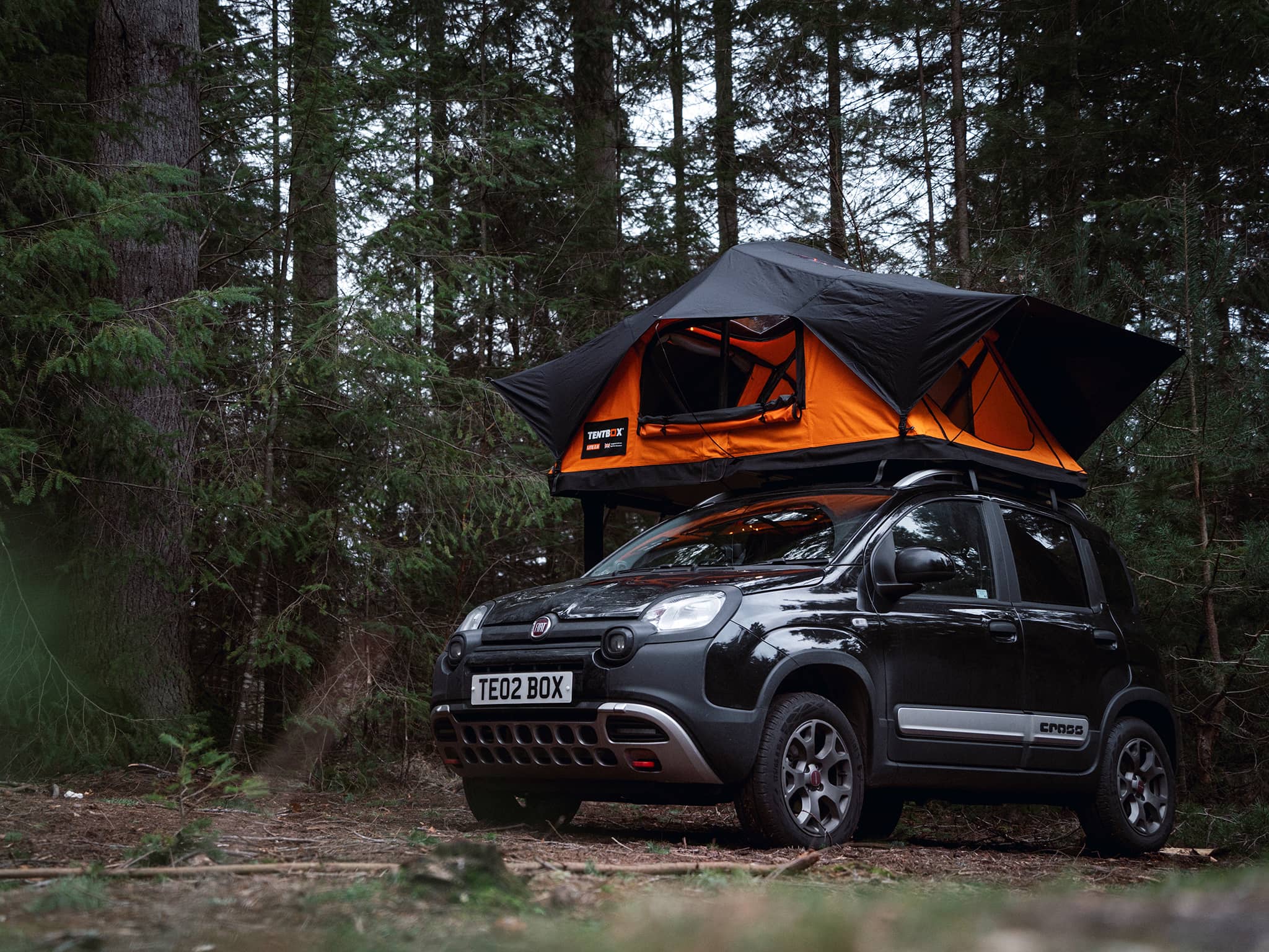 Car roof outlet camper